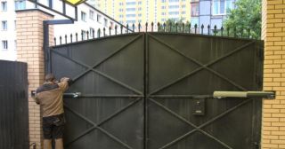 Купить услугу ремонт ворот Кушва, цена от 1738 руб.